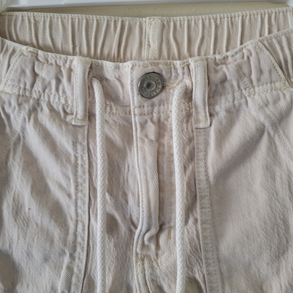 American Eagle Beige Stretch Denim Shorts - Picture 4 of 6